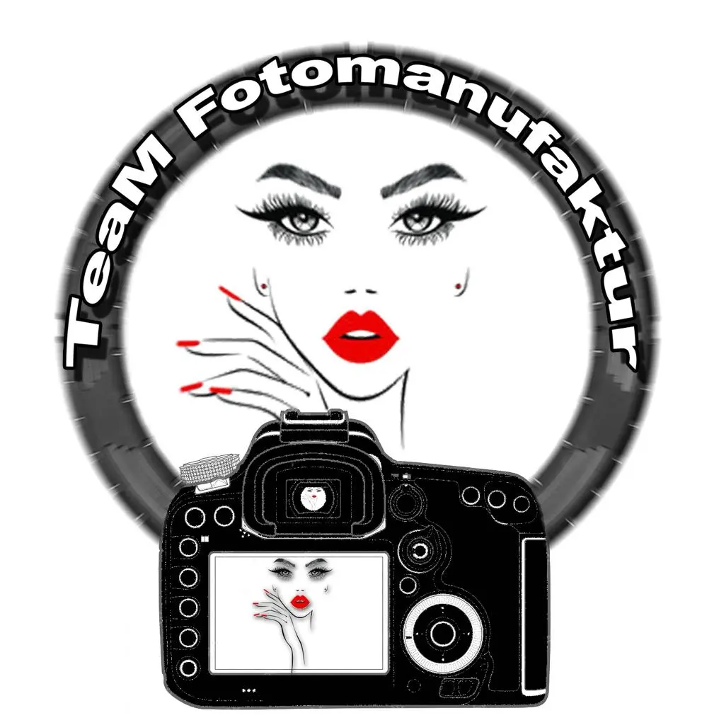 Fotograf TeamFotoManufaktura logo czarno białe z czerwonym akcentem